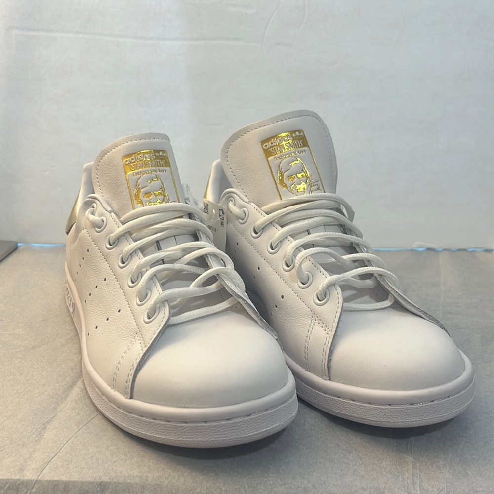 Adidas Stan Smith Limited edition size 9 1/2 NWT